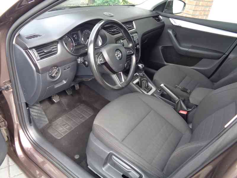 ŠKODA Octavia 1.4 TSi Elegance - Combi. - foto 9