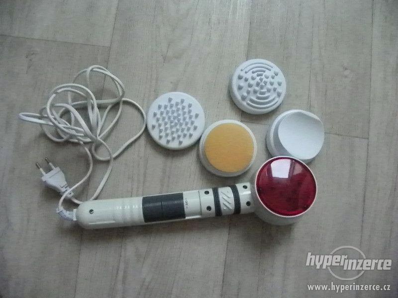 starší masážní přístroj - foto 2