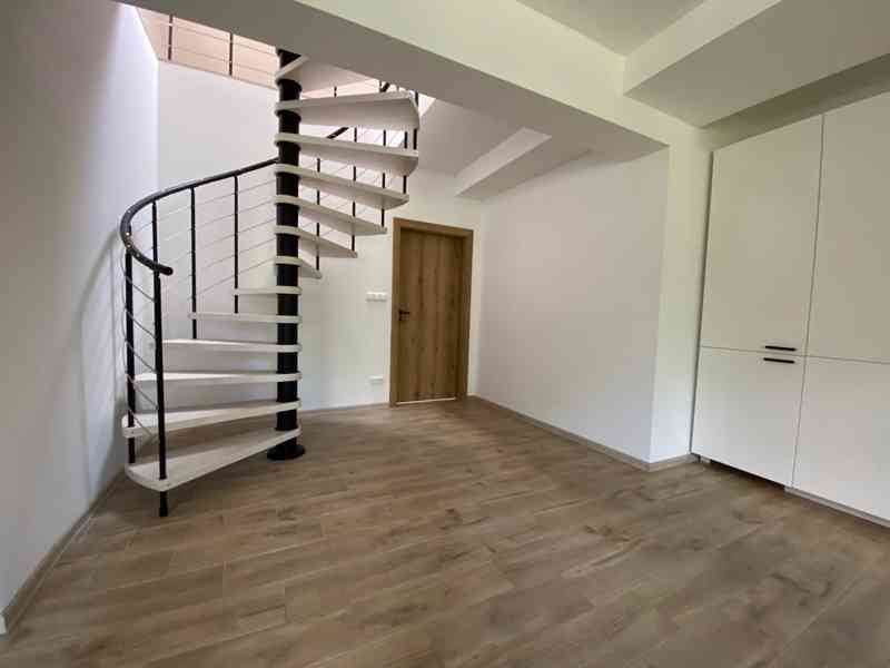 PRONÁJEM MEZONETOVÉHO BYTU 3+KK+ GALERIE/4+KK U VYŠKOVA  - foto 10