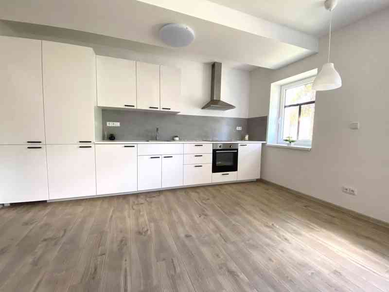 PRONÁJEM MEZONETOVÉHO BYTU 3+KK+ GALERIE/4+KK U VYŠKOVA  - foto 4