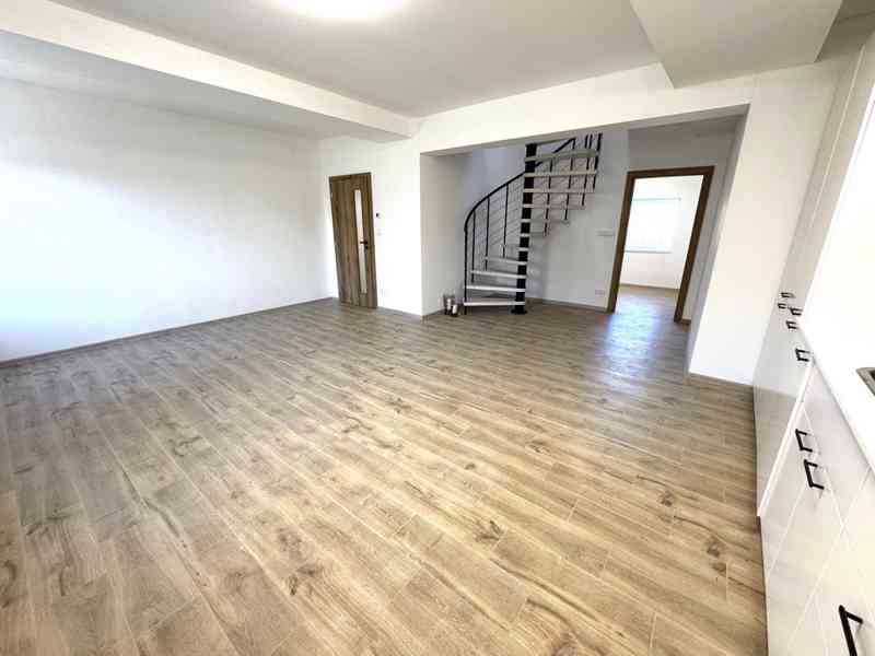 PRONÁJEM MEZONETOVÉHO BYTU 3+KK+ GALERIE/4+KK U VYŠKOVA  - foto 9