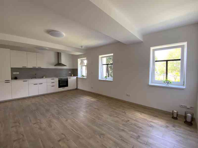 PRONÁJEM MEZONETOVÉHO BYTU 3+KK+ GALERIE/4+KK U VYŠKOVA  - foto 3