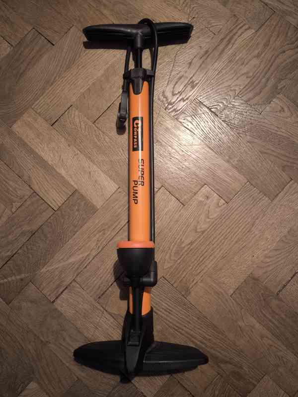 Doplňky na kolo - pouzdro, pumpa, zámek, brašna - foto 3