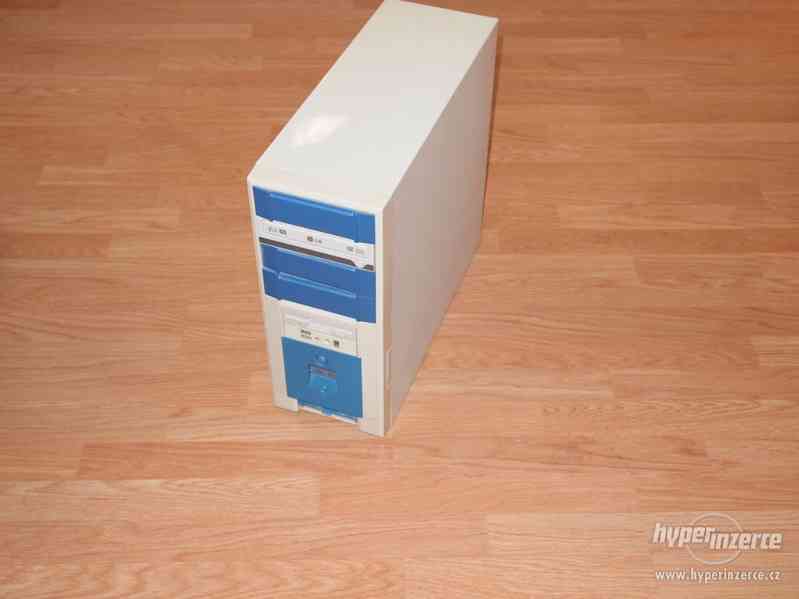 Prodám nefunkční PC Pentium 4 ve skříni 415x170x460 (VxŠxH) - foto 1