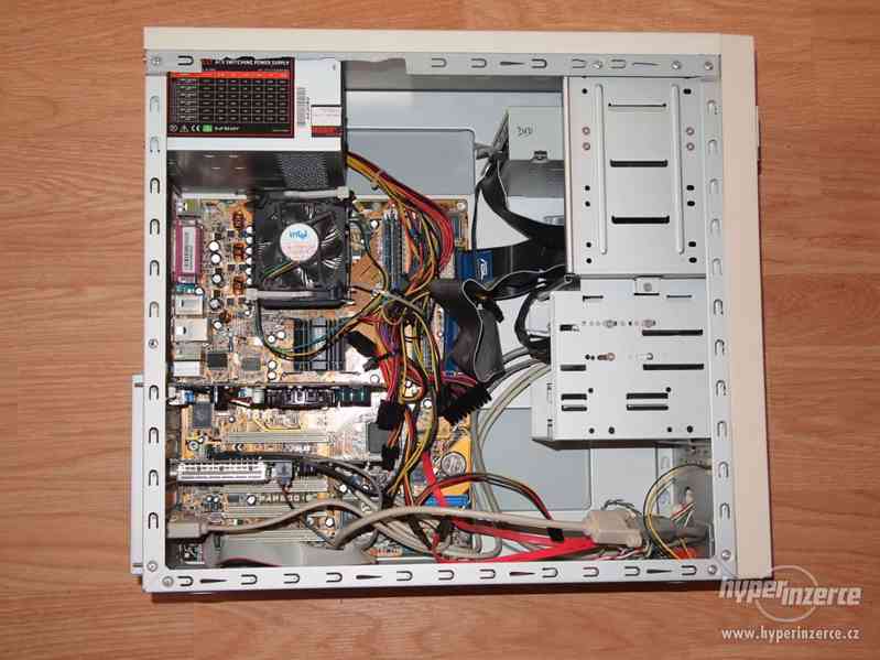 Prodám nefunkční PC Pentium 4 ve skříni 415x170x460 (VxŠxH) - foto 4