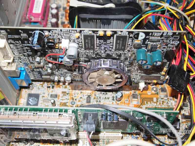 Prodám nefunkční PC Pentium 4 ve skříni 415x170x460 (VxŠxH) - foto 7
