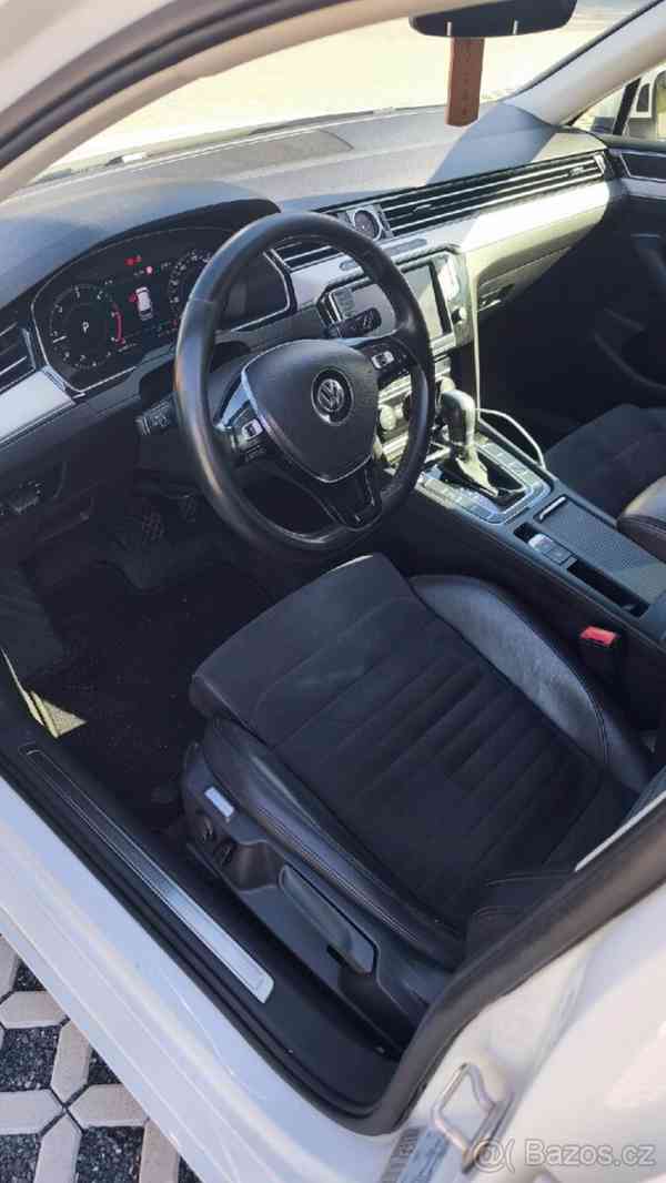 Volkswagen Passat 2,0   B8 Highline - foto 13