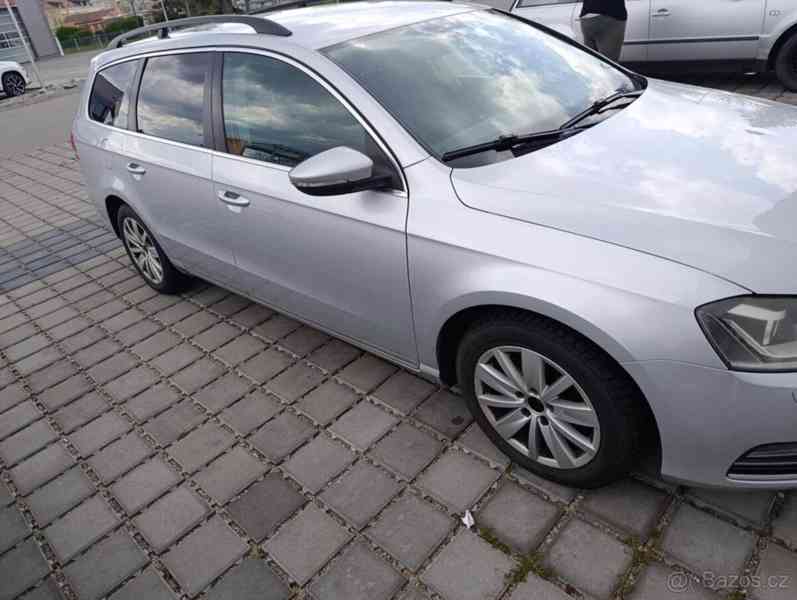 Volkswagen Passat 2,0   B7 - foto 5