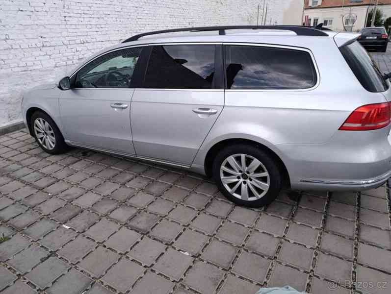 Volkswagen Passat 2,0   B7 - foto 2