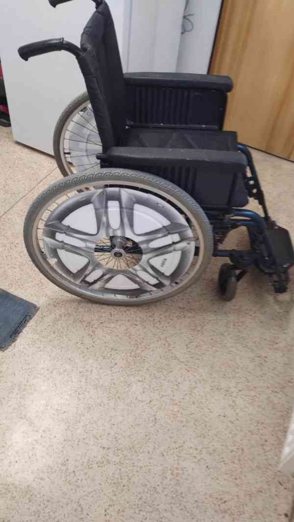 Invalidní vozík - foto 4