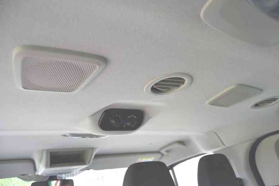 Ford Transit 2.2 TDCI 300 L1 Tourneo Custom 9 míst - foto 12