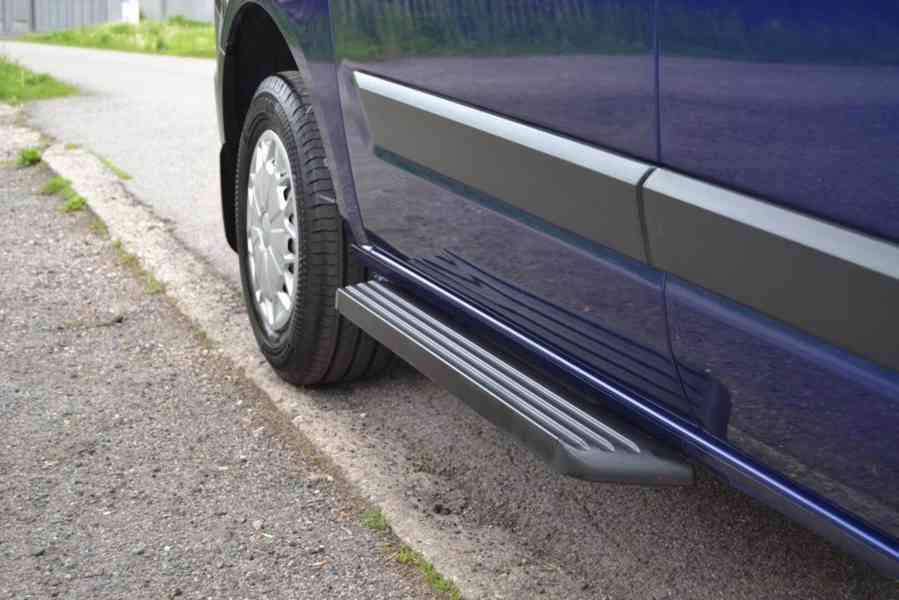 Ford Transit 2.2 TDCI 300 L1 Tourneo Custom 9 míst - foto 18