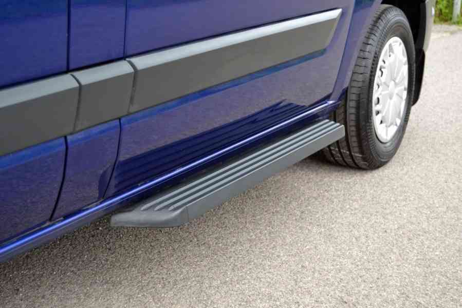 Ford Transit 2.2 TDCI 300 L1 Tourneo Custom 9 míst - foto 17