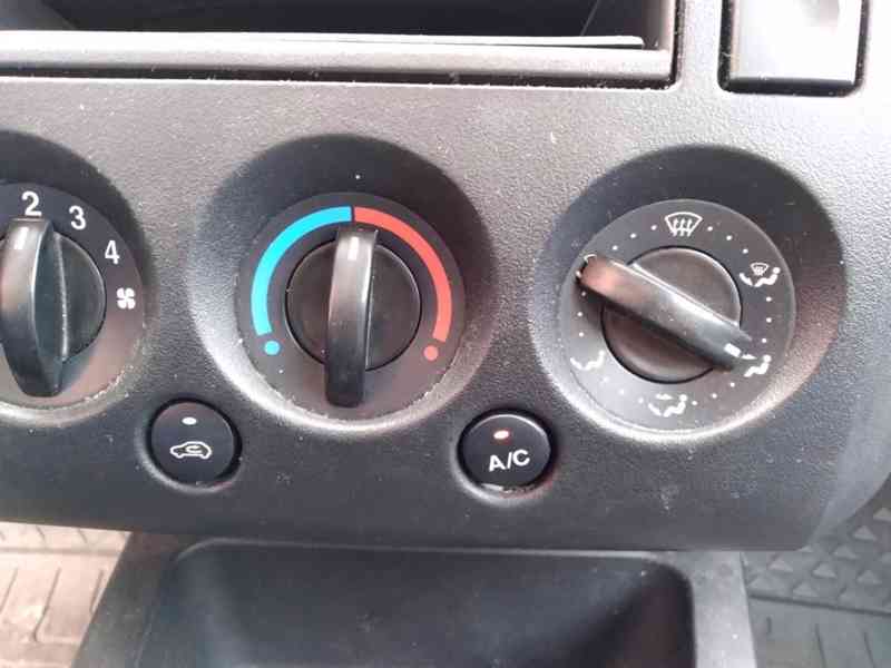 FORD FIESTA 1.3 8V AMBIENTE ČR,AC,SERVISKA - foto 17