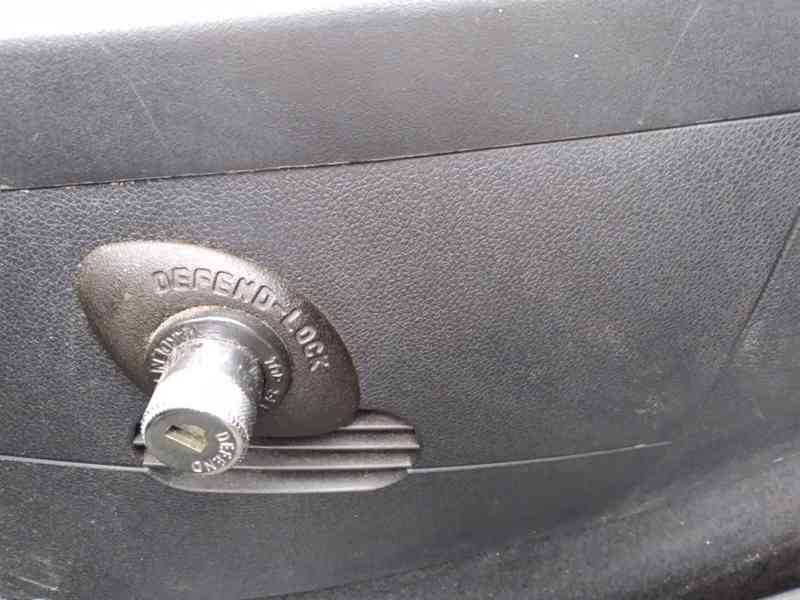 FORD FIESTA 1.3 8V AMBIENTE ČR,AC,SERVISKA - foto 19