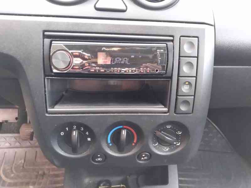 FORD FIESTA 1.3 8V AMBIENTE ČR,AC,SERVISKA - foto 16
