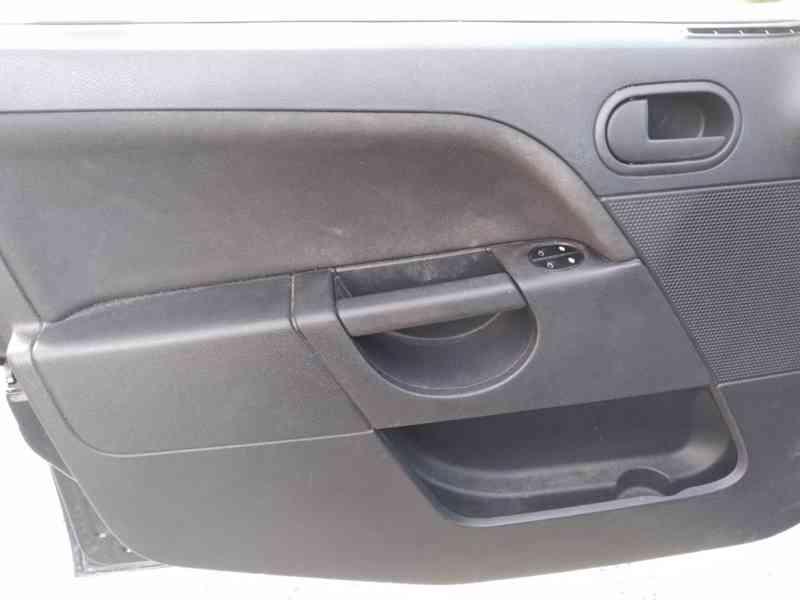 FORD FIESTA 1.3 8V AMBIENTE ČR,AC,SERVISKA - foto 24