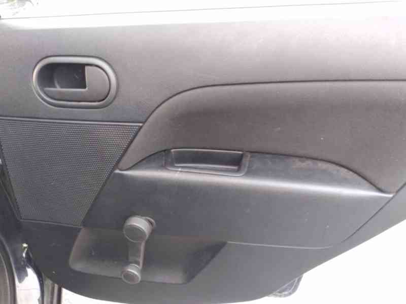 FORD FIESTA 1.3 8V AMBIENTE ČR,AC,SERVISKA - foto 26