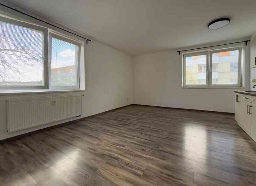 Pronájem bytu 1+kk, 31 m2, Benešov u Prahy - foto 2