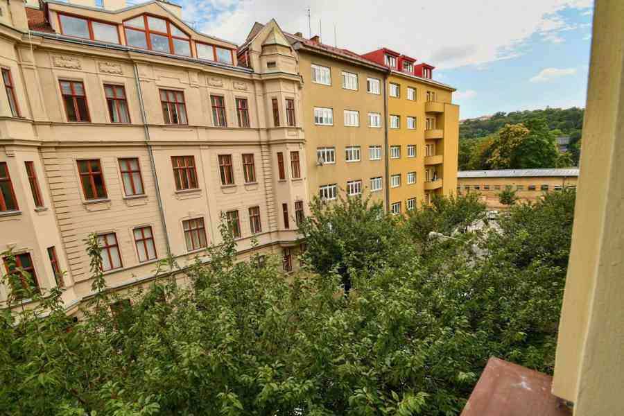 Prodej bytu 3+1, Brno Veveří, Čápkova, včetně nového nábytku - foto 21