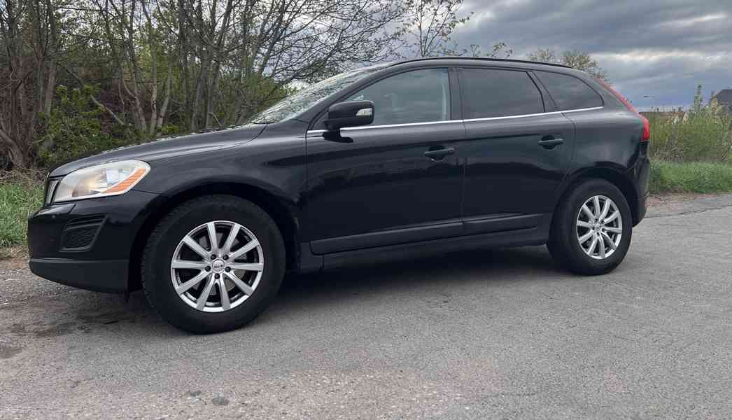 Volvo XC60 - foto 1