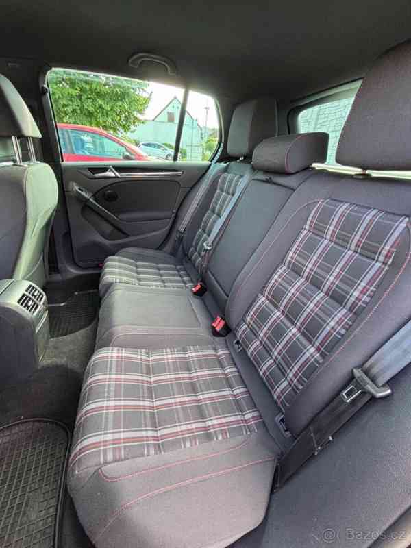 Volkswagen Golf 2,0 VI GTi 155kw 2012 - foto 12