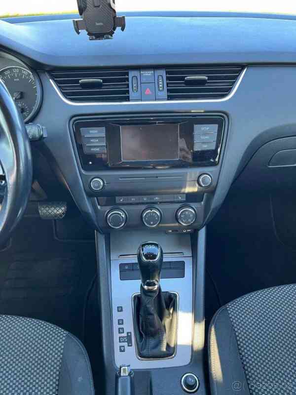 Škoda Octavia 1,6   TDI DSG - foto 4