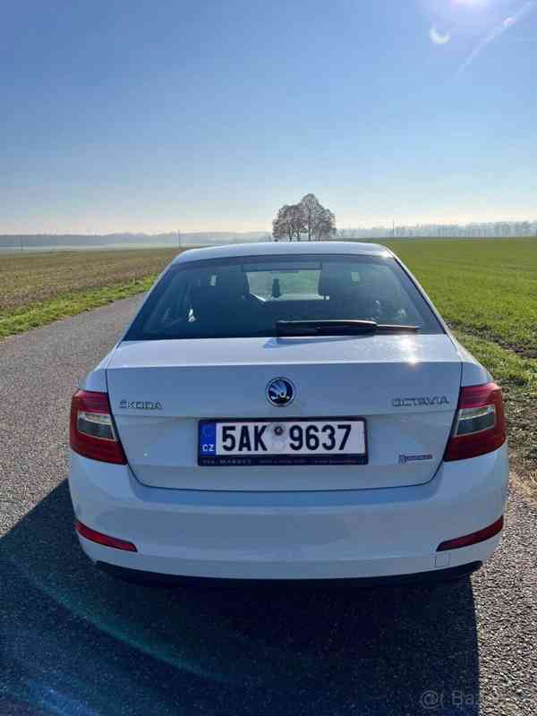 Škoda Octavia 1,6   TDI DSG - foto 8