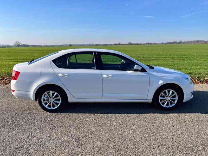 Škoda Octavia 1,6   TDI DSG - foto 3