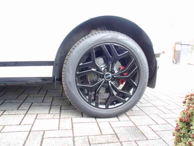 Prodám RANGE ROVER EVOQUE R-DYNAMIC SE P300e AWD PHEV - foto 8