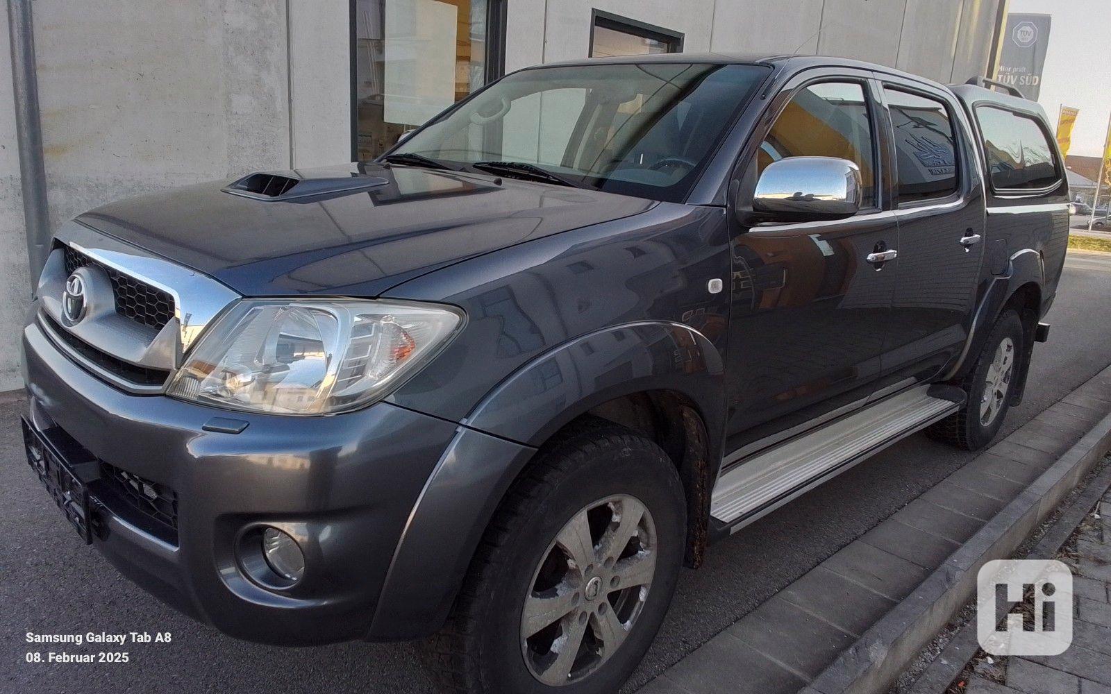 Toyota Hilux 3,0D4D Double Cab Executive 126kw - foto 1