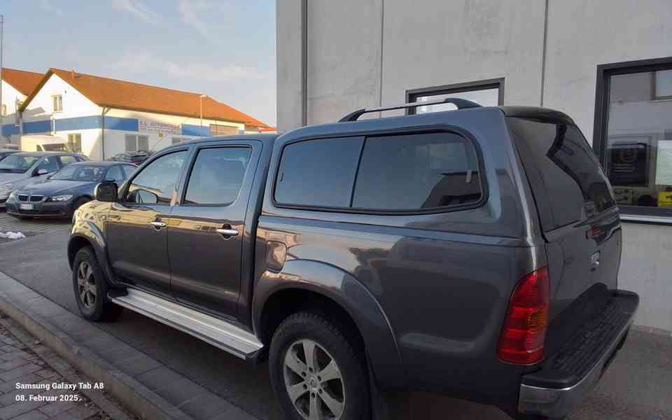 Toyota Hilux 3,0D4D Double Cab Executive 126kw - foto 24