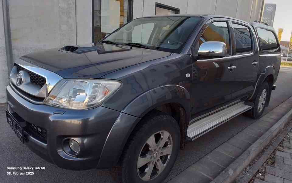 Toyota Hilux 3,0D4D Double Cab Executive 126kw - foto 1