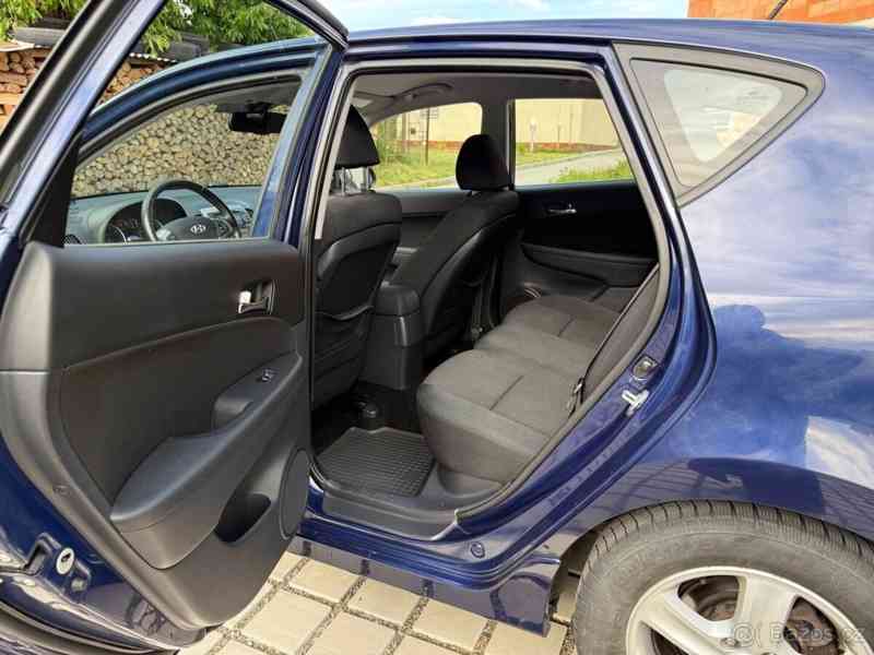 Hyundai i30 1,6 - foto 9