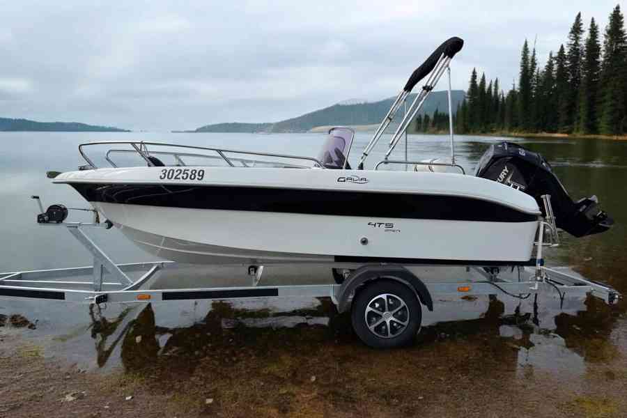 Použitá motorová loď Galeon Galia 475 bez motoru r.v. 2004 - foto 4