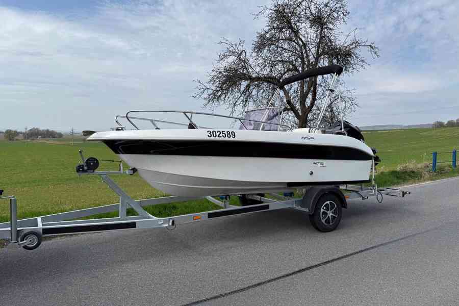 Použitá motorová loď Galeon Galia 475 bez motoru r.v. 2004 - foto 5