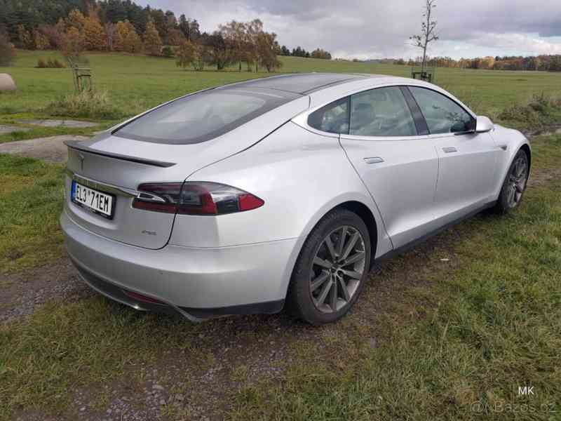 Tesla Model S P85 Signature (2013) - foto 9