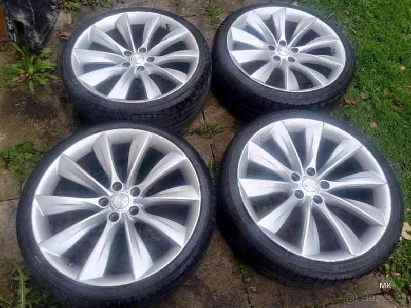 Tesla Model S P85 Signature (2013) - foto 7