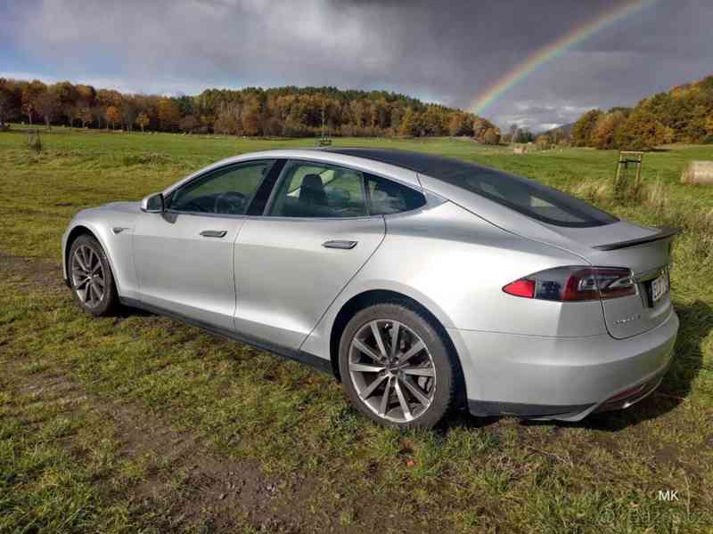 Tesla Model S P85 Signature (2013) - foto 10