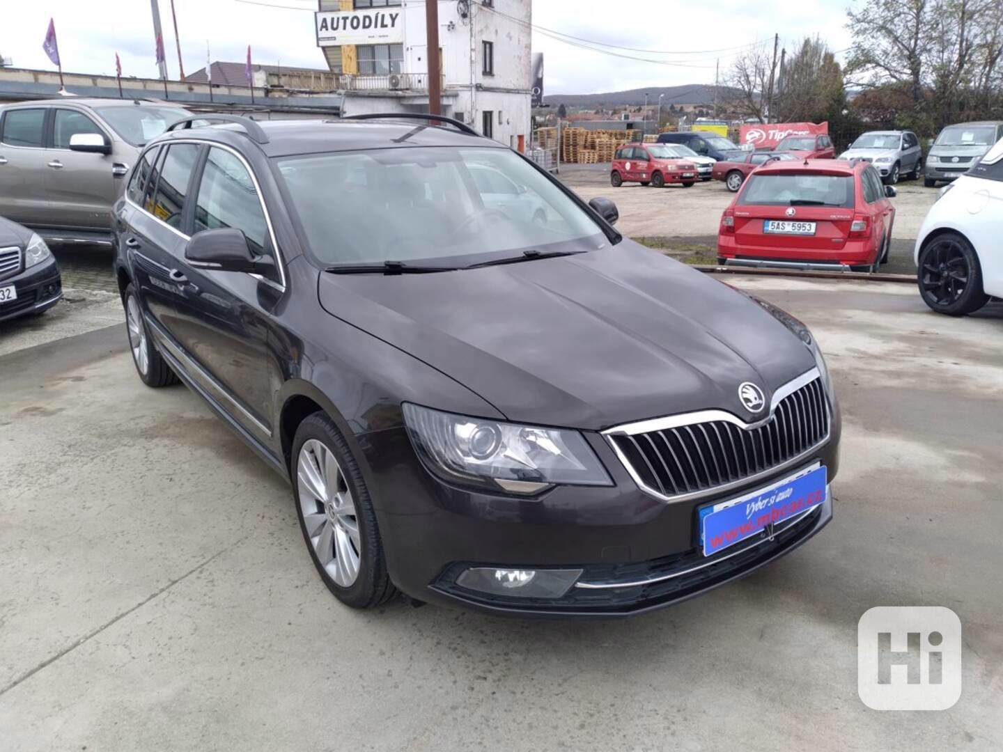 ŠKODA SUPERB COMBI 2.0 TDI ELEGANCE AC,NAVI,KŮŽE,SERVISKA - foto 1