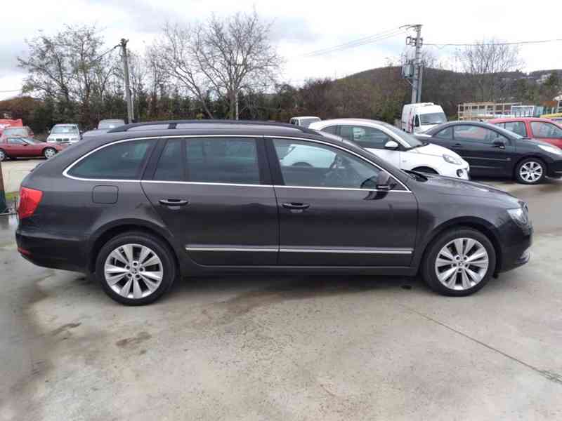 ŠKODA SUPERB COMBI 2.0 TDI ELEGANCE AC,NAVI,KŮŽE,SERVISKA - foto 5