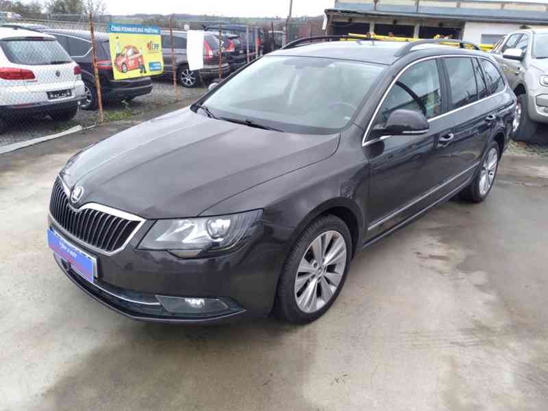 ŠKODA SUPERB COMBI 2.0 TDI ELEGANCE AC,NAVI,KŮŽE,SERVISKA - foto 3