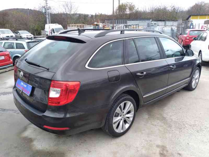 ŠKODA SUPERB COMBI 2.0 TDI ELEGANCE AC,NAVI,KŮŽE,SERVISKA - foto 8