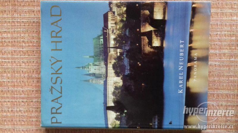 Prodám knihu Pražský hrad - foto 1