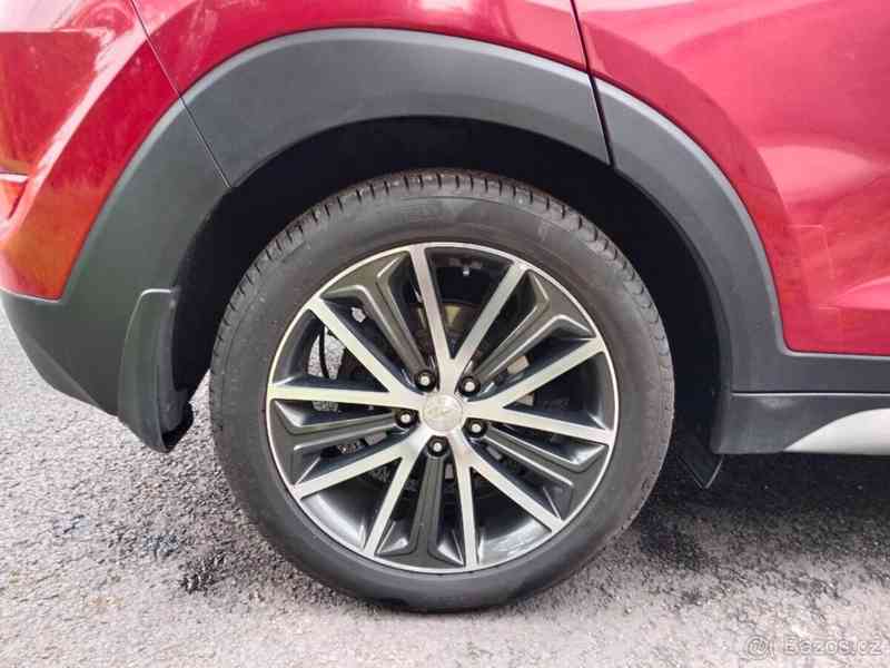 Hyundai Tucson 2,0   CRDi 100kW SUV 4x4GO lim. - foto 14