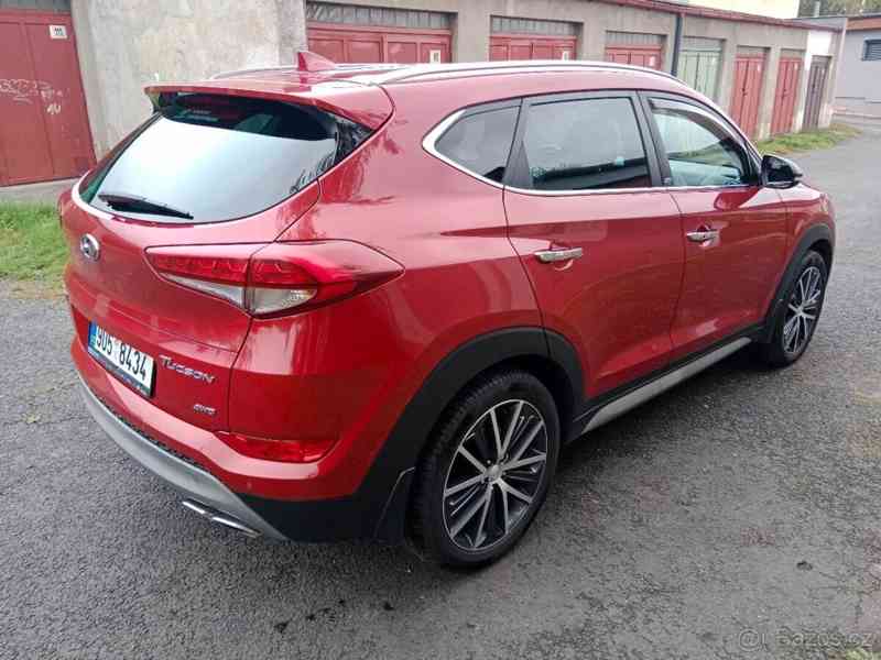 Hyundai Tucson 2,0   CRDi 100kW SUV 4x4GO lim. - foto 9