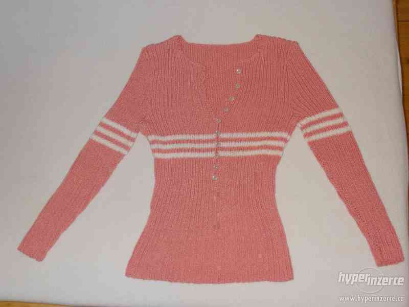 Módní ručně pletený svetr - foto 1