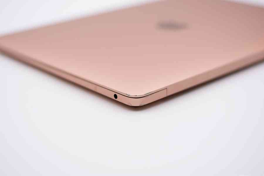 MacBook Air 13" 2018 Retina Rose Gold + ZÁRUKA! - foto 3