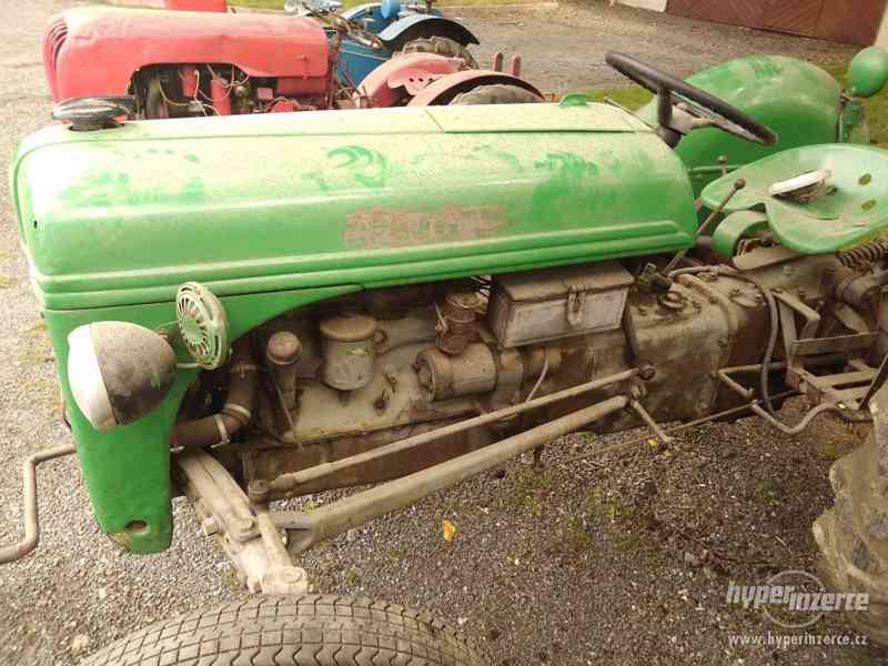 Prodám traktor Ford 1940 - foto 2