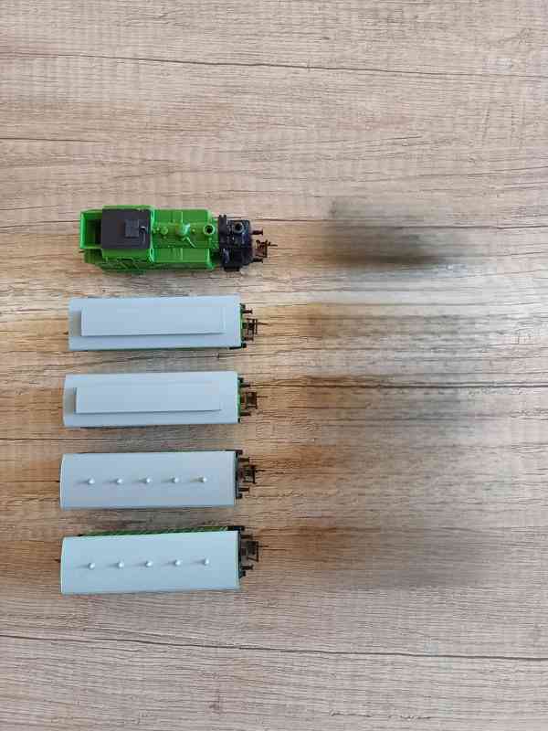 Mašinka s osob.vagony   TT - foto 3